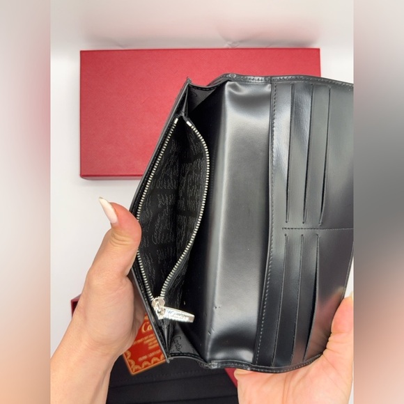 * SOLD SOMEWHERE ELSE* 
CARTIER 2C LOGO SANTOS BIFOLD LONG WALLET - Picture 7 of 8